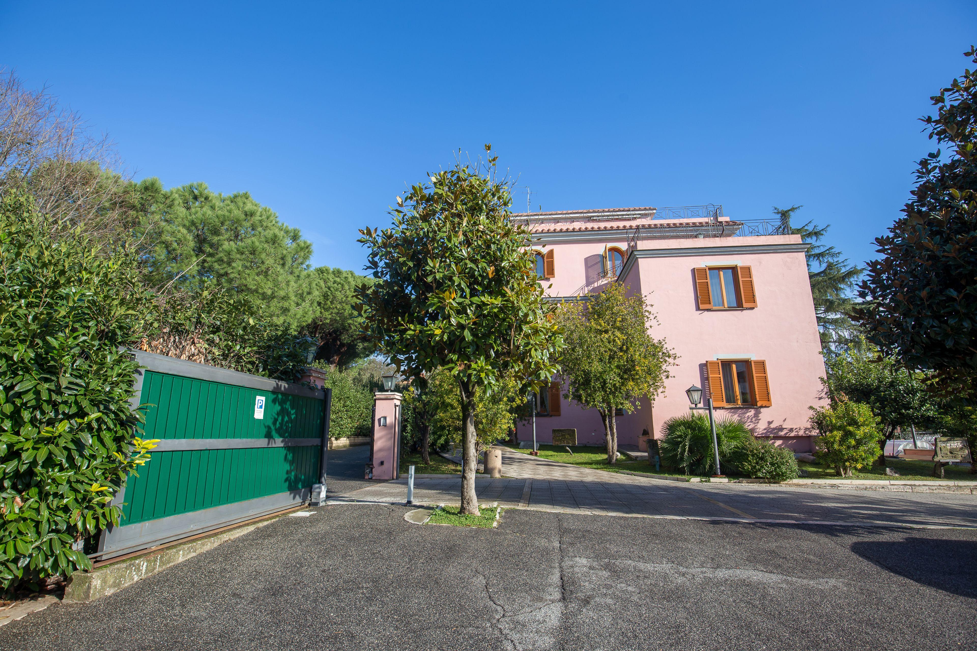 Hotel Arco Di Travertino, Rome